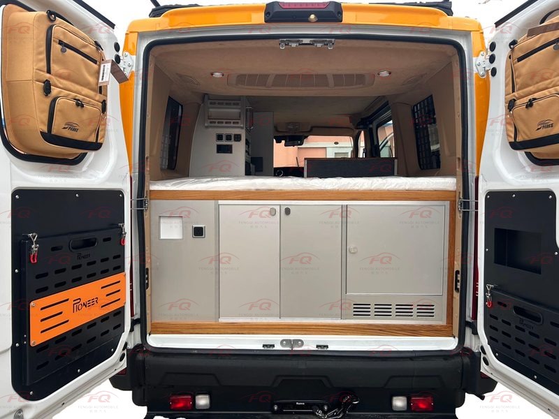 4x4 Off-road Camper Vehicle