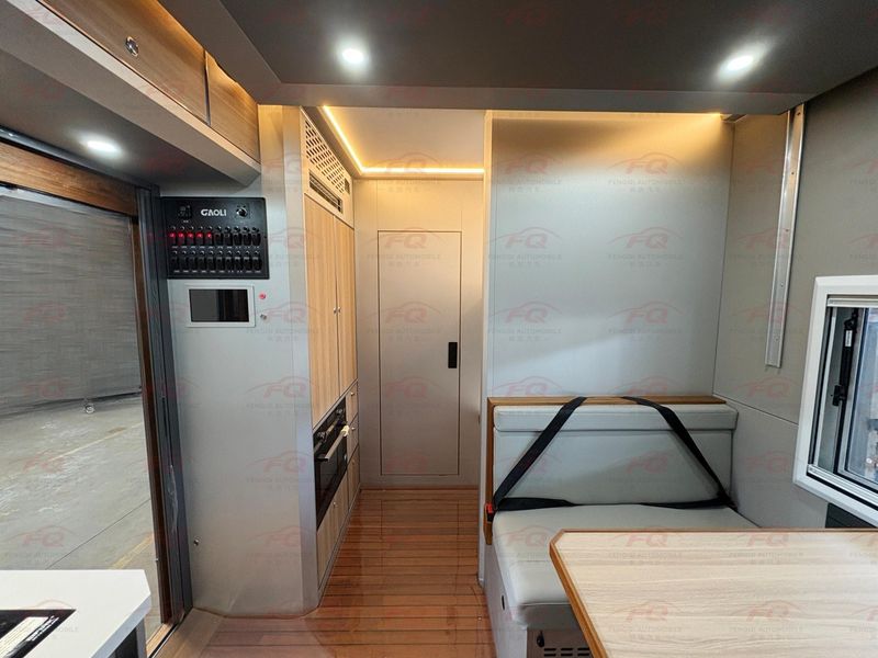 SITRAK C5H 4×2 Touring Motorhome