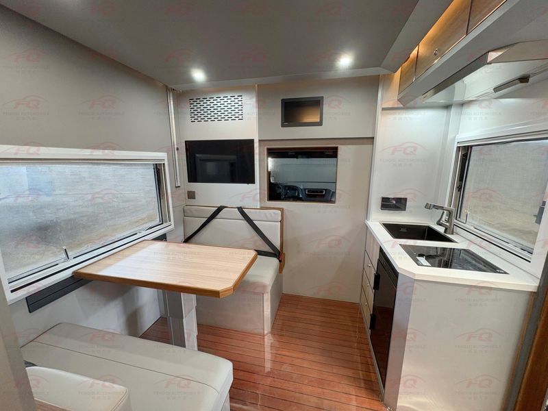 SITRAK C5H 4×2 Touring Motorhome