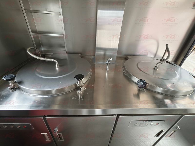 IVECO 2045 4WD Field Kitchen Truck