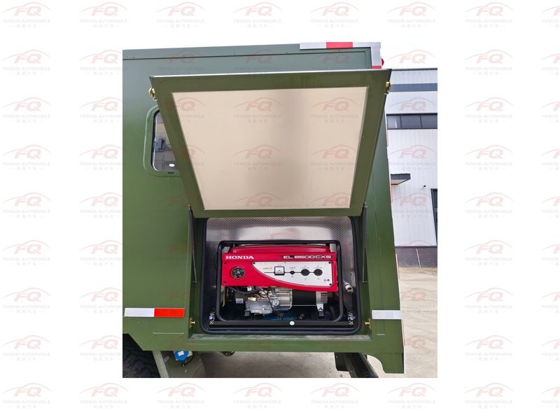 IVECO 2045 4WD Field Kitchen Truck