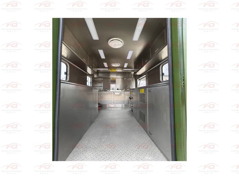 IVECO 2045 4WD Field Kitchen Truck