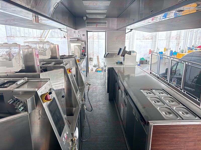 Foton Auman Galaxy 8×4 Large Shelter Kitchen Truck