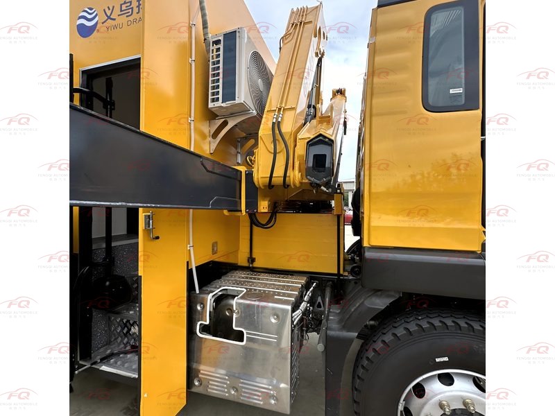 Rescue Vehicle with Crane