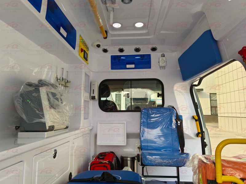 IVECO Juxing Light Diesel Ambulance