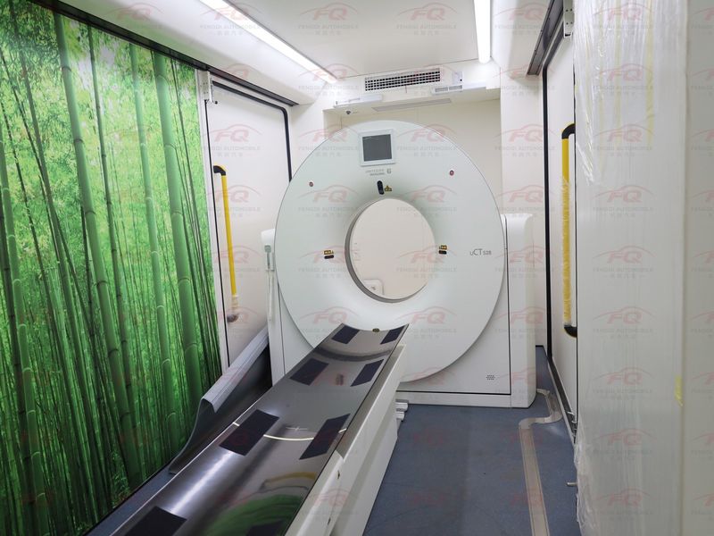 SHACMAN 8×4 Mobile Medical Laboratory Truck