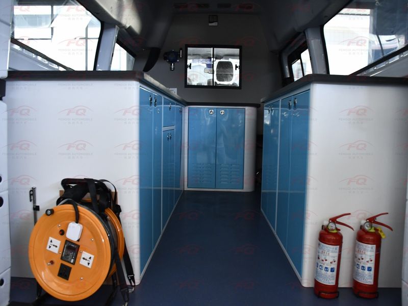 Fahrzeug zur Ölqualitätsinspektion JMC Ford Transit V362