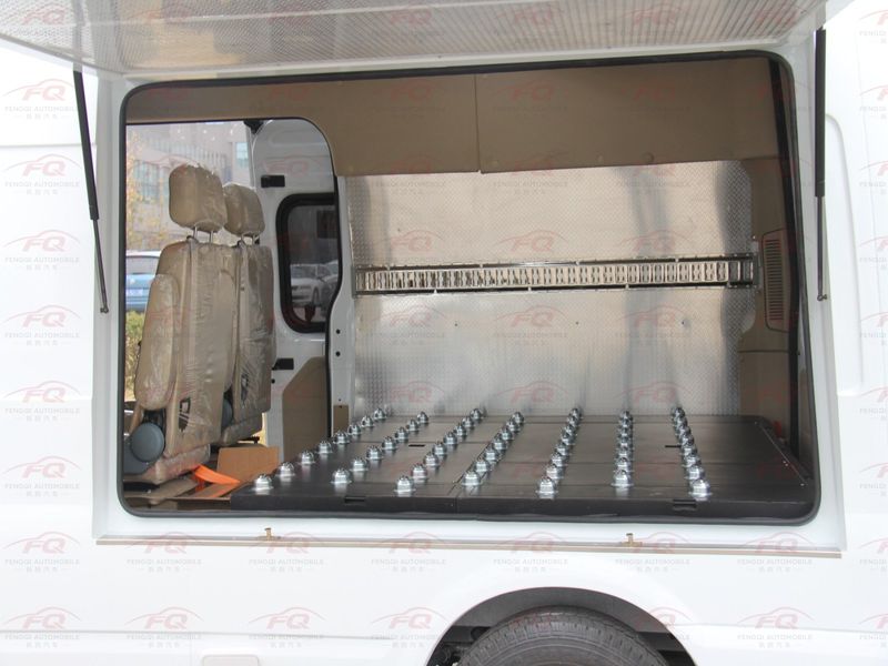 UAV-Einsatzleitfahrzeug JMC Ford Transit V348