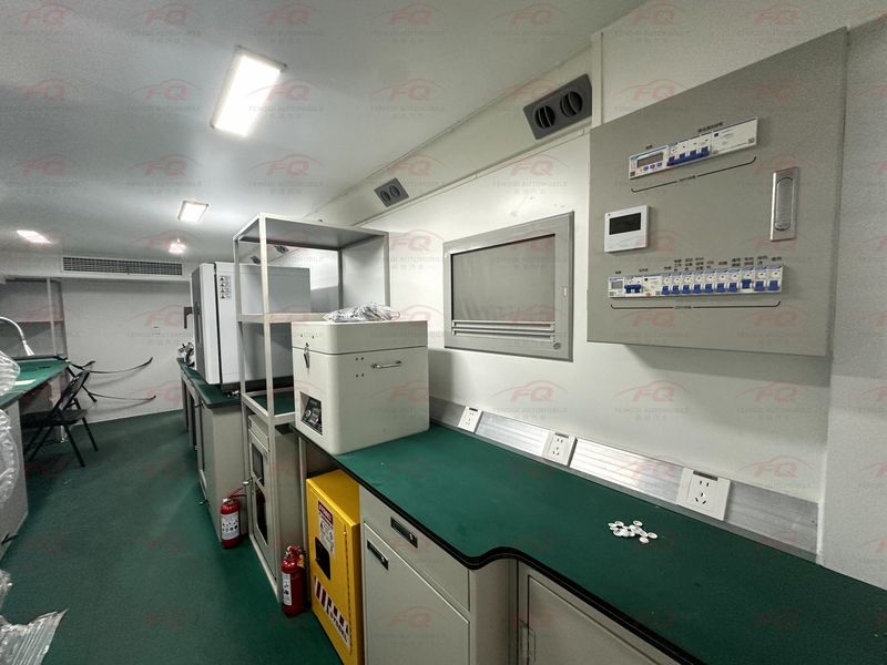 Bodenständiger containerisierter UAV-Hangar